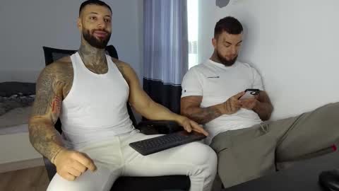 Snapshot of masculineguy69 chatting on 10.14.25 masculineguy69 online show from 10.14.25