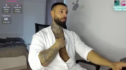 Snapshot of masculineguy69 chatting on 10.16.25 masculineguy69 online show from 10.16.25