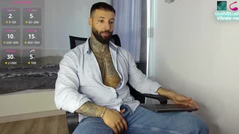 Snapshot of masculineguy69 chatting on 10.17.25 masculineguy69 online show from 10.17.25