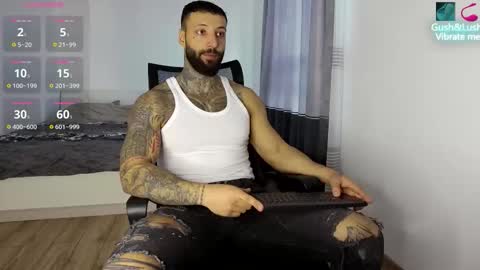 Snapshot of masculineguy69 chatting on 10.22.25 masculineguy69 online show from 10.22.25