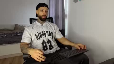 masculineguy69 online show from 11.17.25