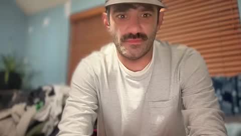 Snapshot of masculinehole chatting on 10.15.25 Masculine Hole online show from 10.15.25