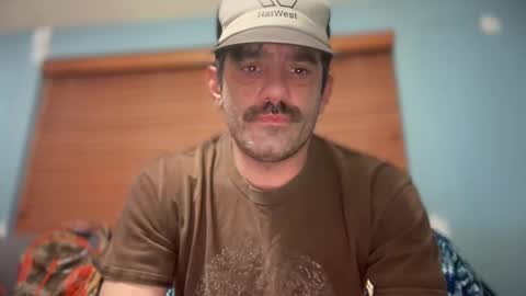 Snapshot of masculinehole chatting on 11.04.25 Masculine Hole online show from 11.04.25