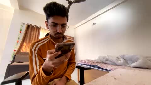 Snapshot of maskboyz2004 chatting on 12.18.24 Mask Boy online show from 12.18.24