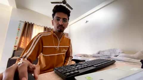 Snapshot of maskboyz2004 chatting on 01.02.25 Mask Boy online show from 01.02.25