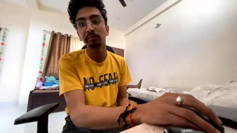 Snapshot of maskboyz2004 chatting on 02.13.25 Mask Boy online show from 02.13.25