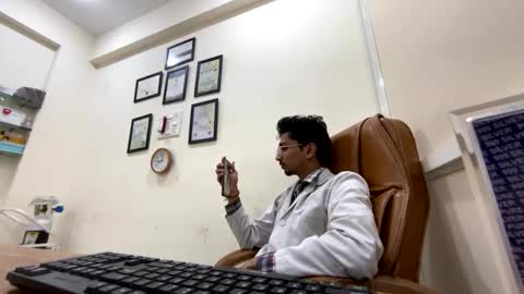 Snapshot of maskboyz2004 chatting on 02.13.25 Mask Boy online show from 02.13.25