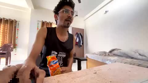 Snapshot of maskboyz2004 chatting on 02.15.25 Mask Boy online show from 02.15.25