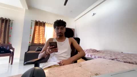 Snapshot of maskboyz2004 chatting on 02.19.25 Mask Boy online show from 02.19.25