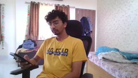 Snapshot of maskboyz2004 chatting on 10.04.25 Mask Boy online show from 10.04.25