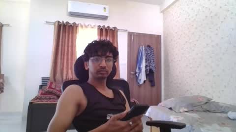 Snapshot of maskboyz2004 chatting on 10.07.25 Mask Boy online show from 10.07.25