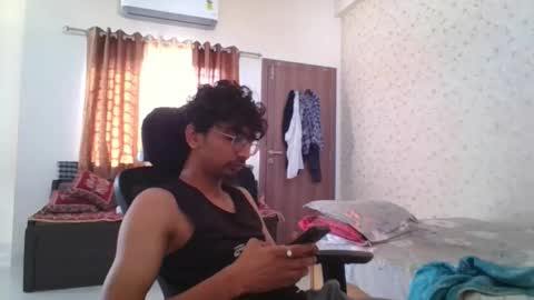 Snapshot of maskboyz2004 chatting on 10.08.25 Mask Boy online show from 10.08.25