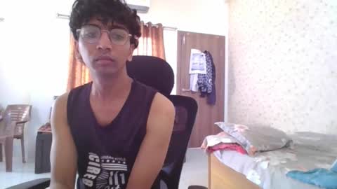 Snapshot of maskboyz2004 chatting on 10.14.25 Mask Boy online show from 10.14.25