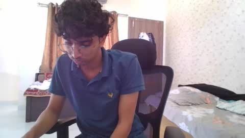 Snapshot of maskboyz2004 chatting on 10.18.25 Mask Boy online show from 10.18.25