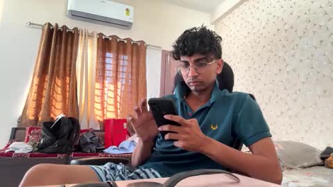 Snapshot of maskboyz2004 chatting on 11.06.25 Mask Boy online show from 11.06.25