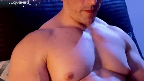 Snapshot of masked_bodybuilder chatting on 12.18.24 masked_bodybuilder online show from 12.18.24