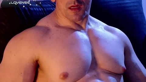 Snapshot of masked_bodybuilder chatting on 12.22.24 masked_bodybuilder online show from 12.22.24