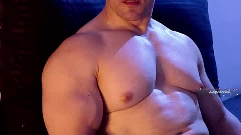 Snapshot of masked_bodybuilder chatting on 01.31.25 masked_bodybuilder online show from 01.31.25