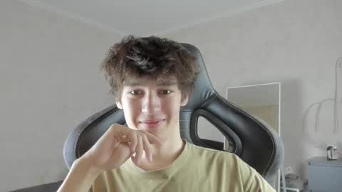 Snapshot of mason_jr chatting on 09.15.25 mason_jr online show from 09.15.25