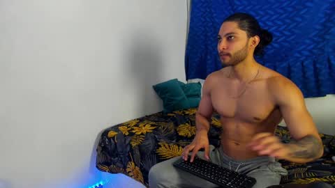 Snapshot of massatgeserotics chatting on 01.10.25 I Am Odin online show from 01.10.25