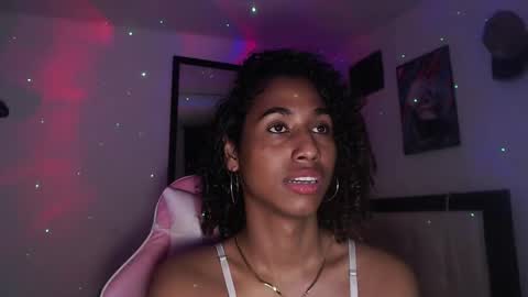 Snapshot of massielhot chatting on 02.10.25 massielhot online show from 02.10.25