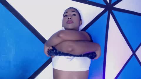 Snapshot of massielhot chatting on 10.03.25 massielhot online show from 10.03.25