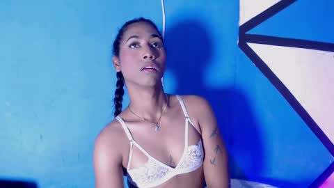 Snapshot of massielhot chatting on 10.05.25 massielhot online show from 10.05.25