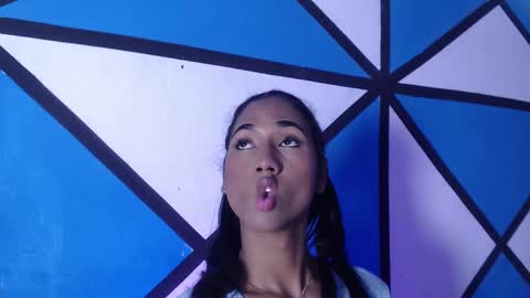 Snapshot of massielhot chatting on 10.10.25 massielhot online show from 10.10.25