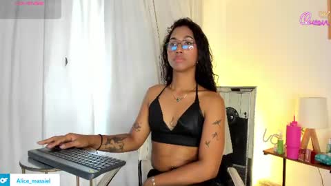 Snapshot of massielhot chatting on 07.06.26 massielhot online show from 07.06.26