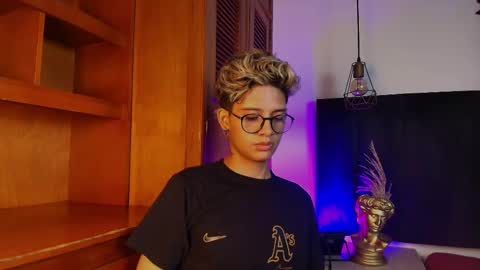   online show from 09.10.25