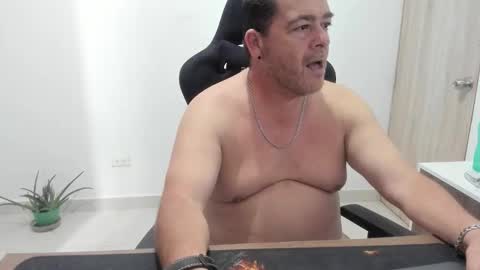 Snapshot of massimo_danger chatting on 10.29.25 massimo_danger online show from 10.29.25