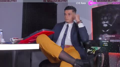 Snapshot of massimo_g chatting on 01.05.25 I am Massimo online show from 01.05.25