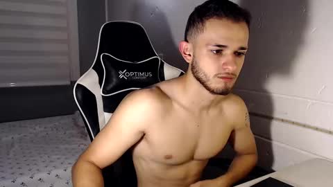 Snapshot of massimo_jiovano chatting on 12.30.24 massimo online show from 12.30.24