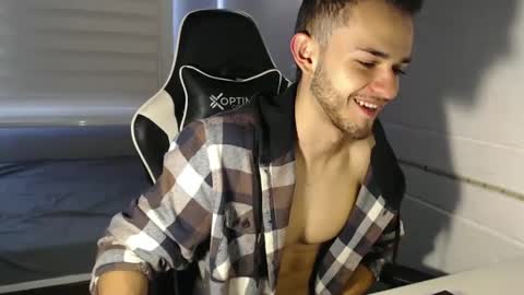 Snapshot of massimo_jiovano chatting on 02.21.25 massimo online show from 02.21.25