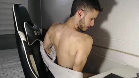 Snapshot of massimo_jiovano chatting on 02.27.25 massimo online show from 02.27.25