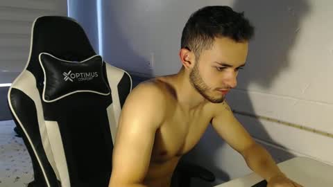 Snapshot of massimo_jiovano chatting on 02.28.25 massimo online show from 02.28.25