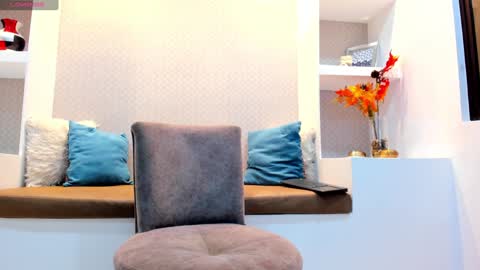 Snapshot of massimocontie_ chatting on 12.14.24 Massimo Contie online show from 12.14.24