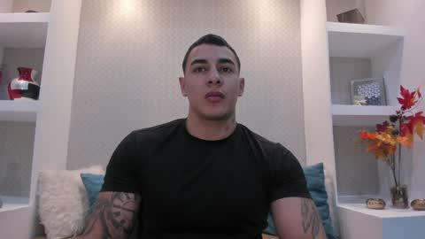 Snapshot of massimocontie_ chatting on 12.23.24 Massimo Contie online show from 12.23.24