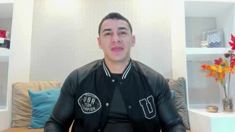 Snapshot of massimocontie_ chatting on 01.02.25 Massimo Contie online show from 01.02.25