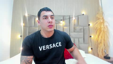 Snapshot of massimocontie_ chatting on 01.10.25 Massimo Contie online show from 01.10.25