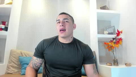 Snapshot of massimocontie_ chatting on 01.18.25 Massimo Contie online show from 01.18.25