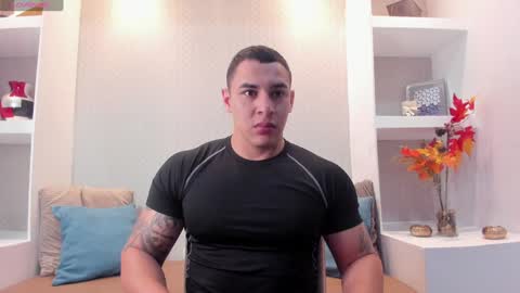 Snapshot of massimocontie_ chatting on 01.20.25 Massimo Contie online show from 01.20.25