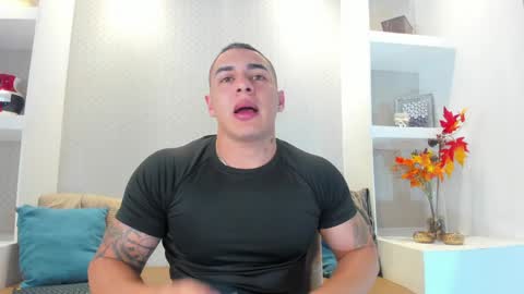 Snapshot of massimocontie_ chatting on 01.23.25 Massimo Contie online show from 01.23.25