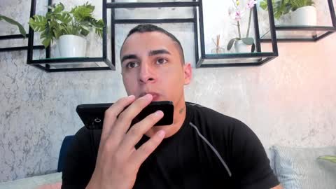 Snapshot of massimocontie_ chatting on 01.25.25 Massimo Contie online show from 01.25.25