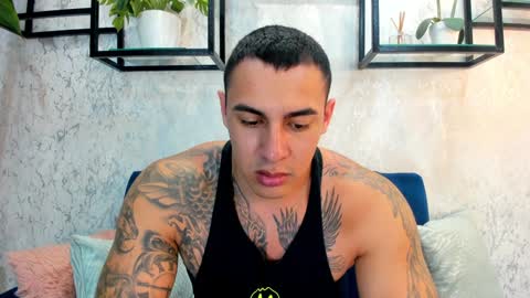 Snapshot of massimocontie_ chatting on 01.29.25 Massimo Contie online show from 01.29.25