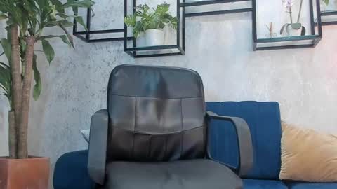 Snapshot of massimocontie_ chatting on 02.15.25 Massimo Contie online show from 02.15.25