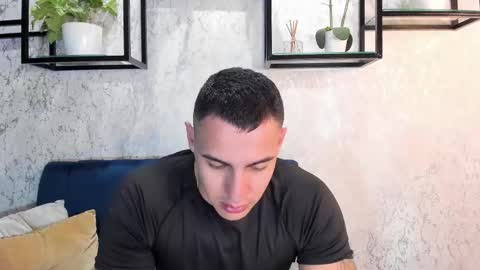 Snapshot of massimocontie_ chatting on 02.28.25 Massimo Contie online show from 02.28.25