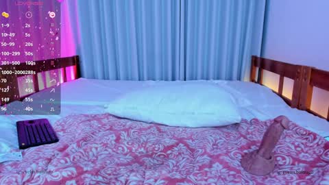 Eve   Independent model online show from 12.17.24