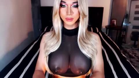 Snapshot of massivecockxmistress chatting on 09.13.25 Aica online show from 09.13.25