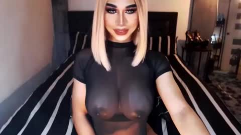 Snapshot of massivecockxmistress chatting on 10.04.25 Aica online show from 10.04.25